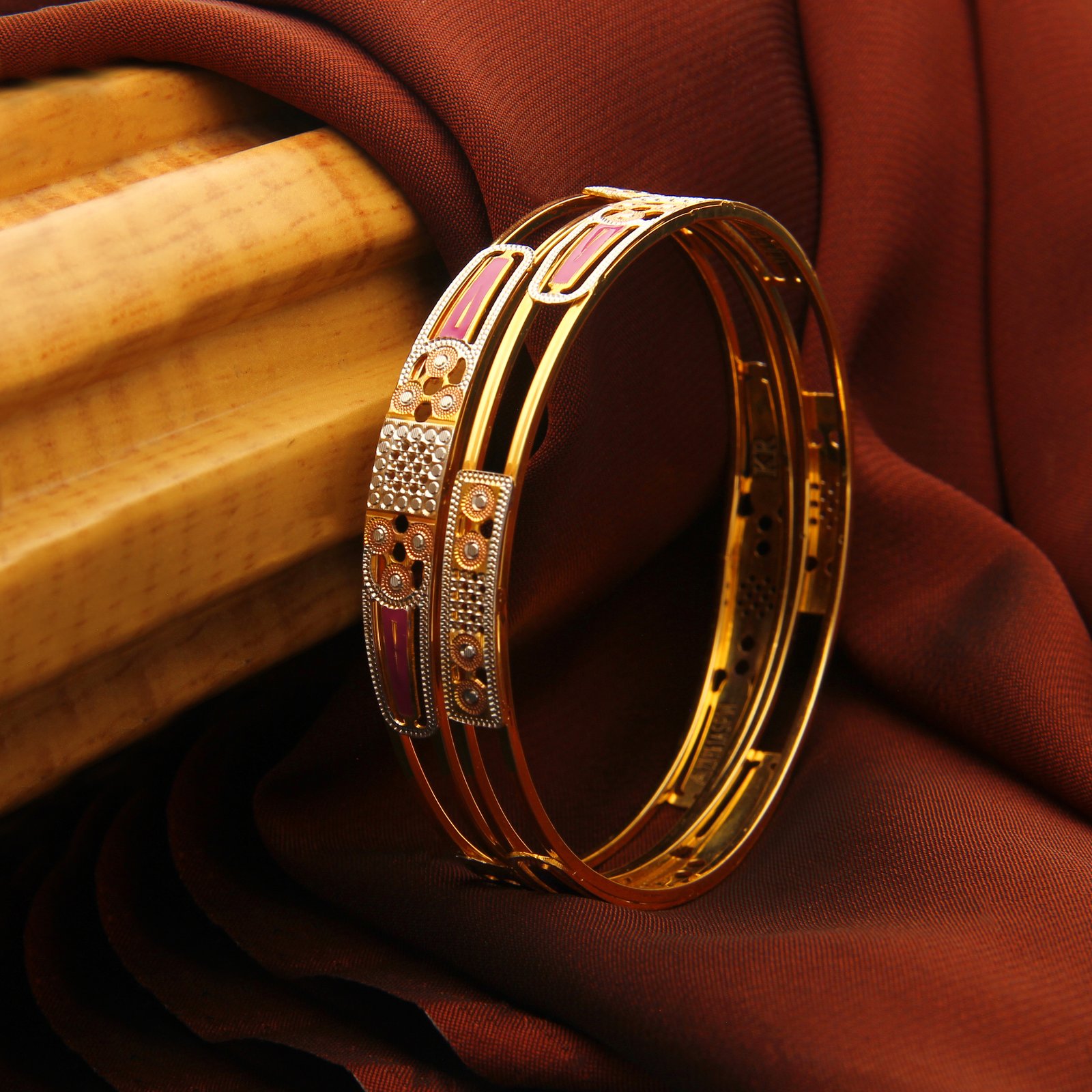 FANCY BANGLES